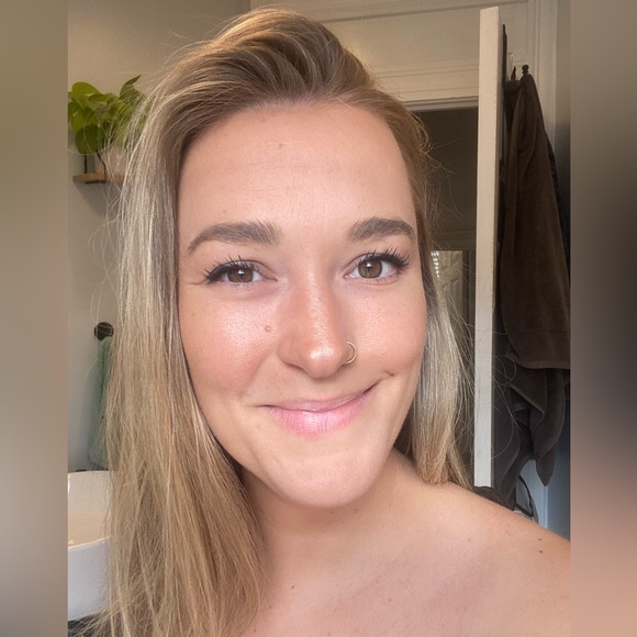 Meet your Posher, Alli - Picture 1 of 1